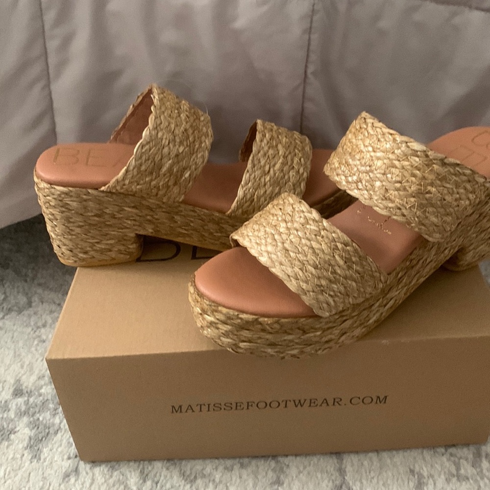 Size 7 Beach by Matisse Seaview Cognac sandals brand new never worn